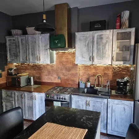 Mieszkanie Przy Dworcu Glowna 아파트